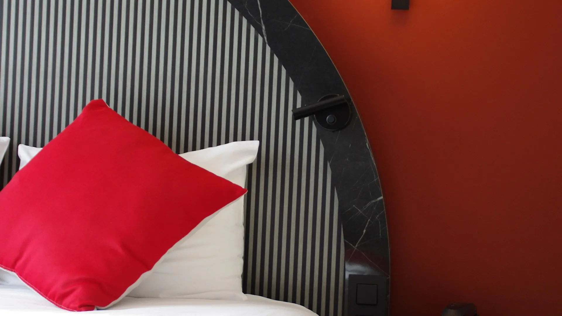 Regina Opéra Grands Boulevards Hotel 4*